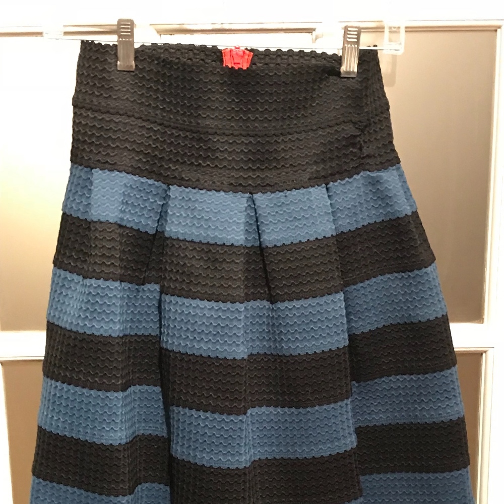 Girls from Savoy Ripple skirt; blue